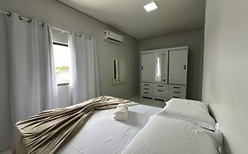 Apartamento completo ate 5 pessoas ou um quarto com sala e cozinha para 2 pessoas